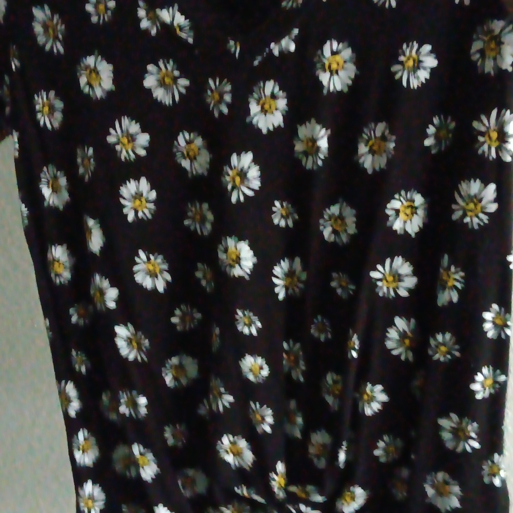 Cloth - Picture 2 of 5